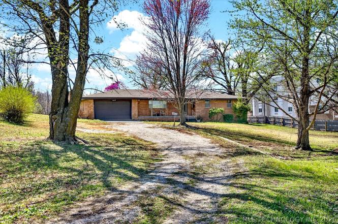 3939 Lakeview Dr