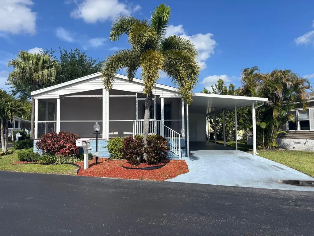 6950 NW 44th Ave