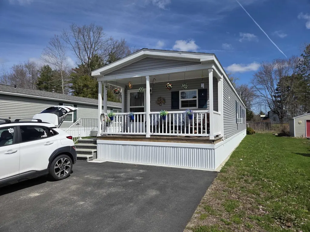 5 Colonial Dr
