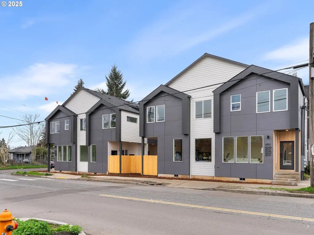 7195 SE Crystal Springs Blvd #7