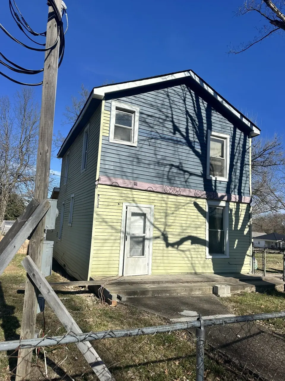 412 W 2nd St