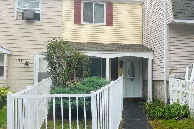 24 Wooded Way