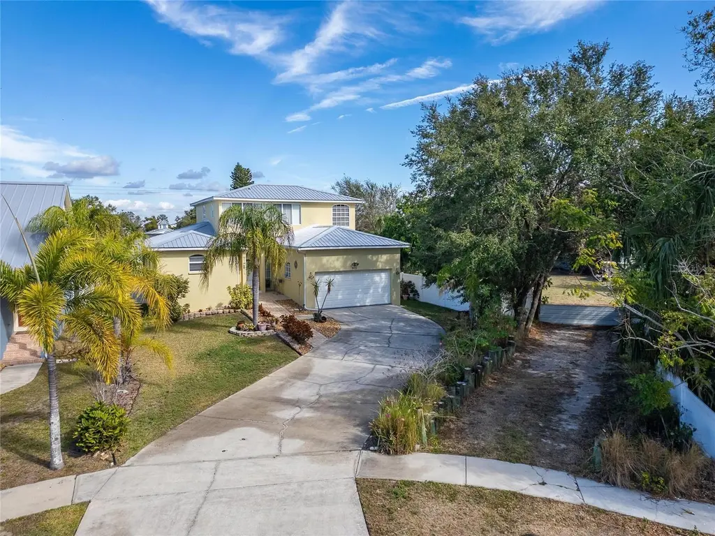 901 Shagos Dr