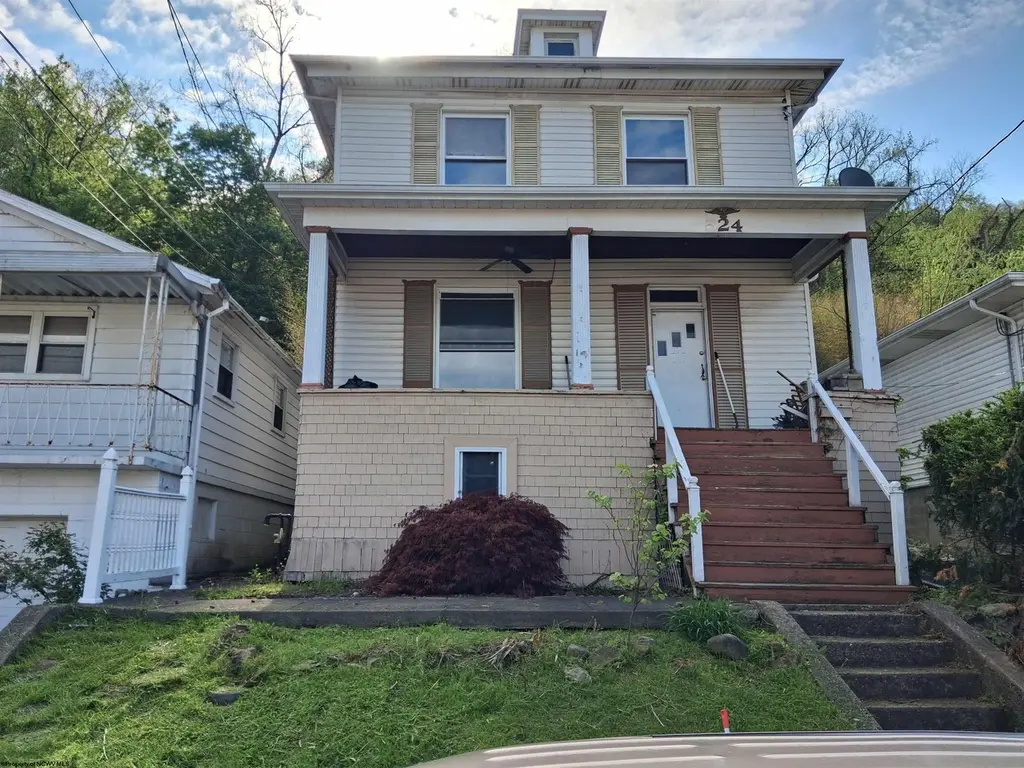 524 Warwood Ave