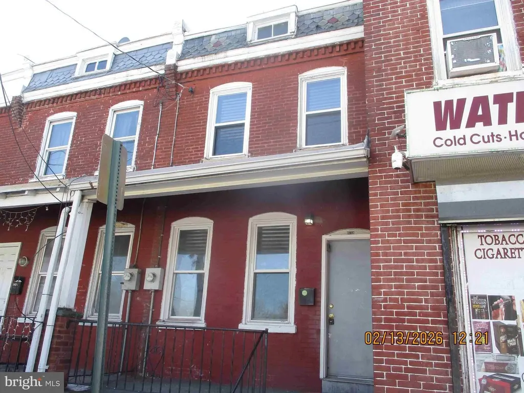 1638 W 2nd St