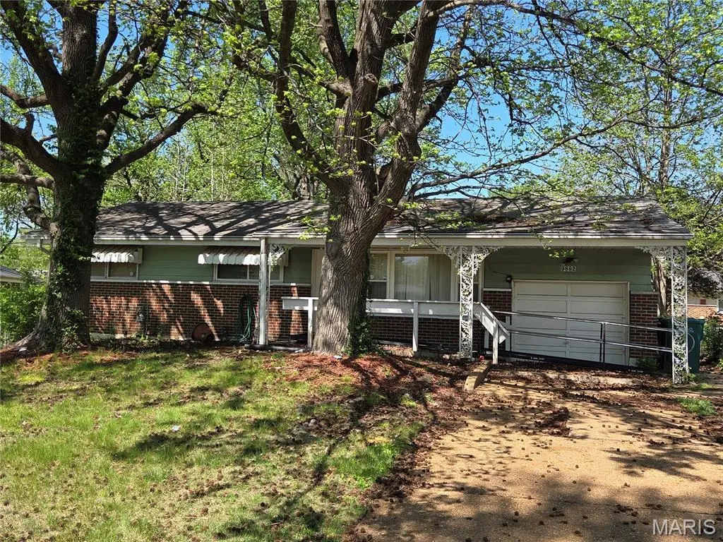 9882 Lawnview Dr