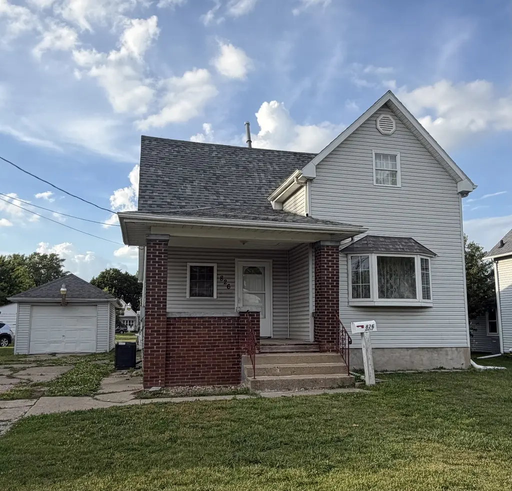 826 Prairie Ave