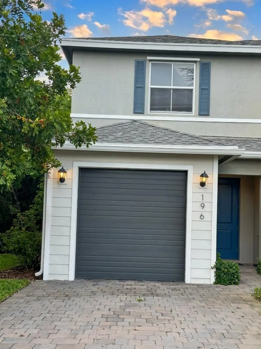 196 Bandol St