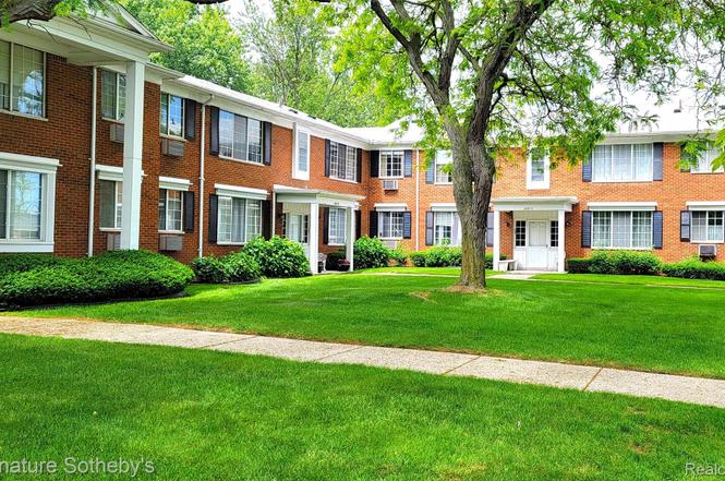 20870 Wildwood Dr #221