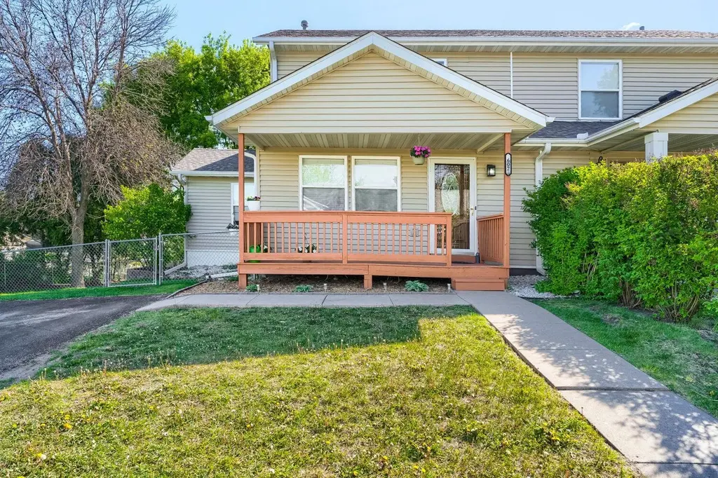 607 Pleasant Dr