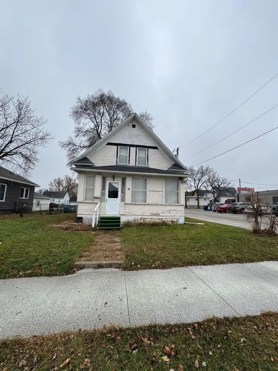 16 10th St NE