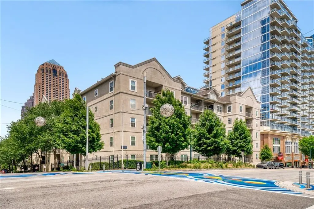 1075 Peachtree Walk NE Unit A301