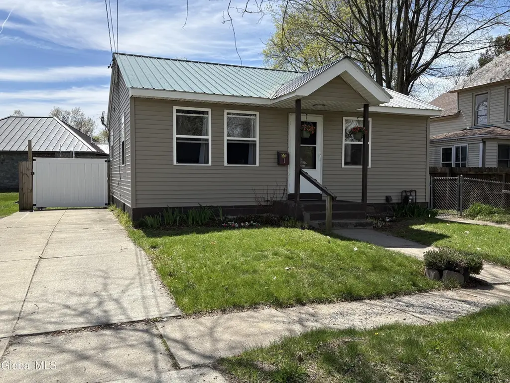 1 La Barge St