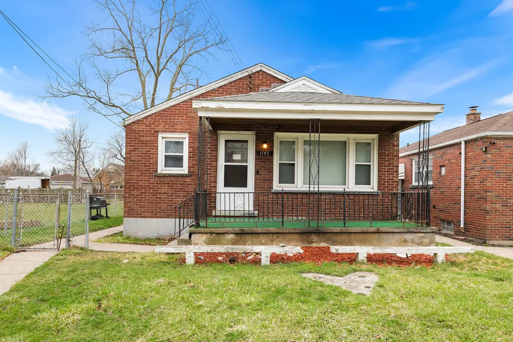 1145 Whitney Ave