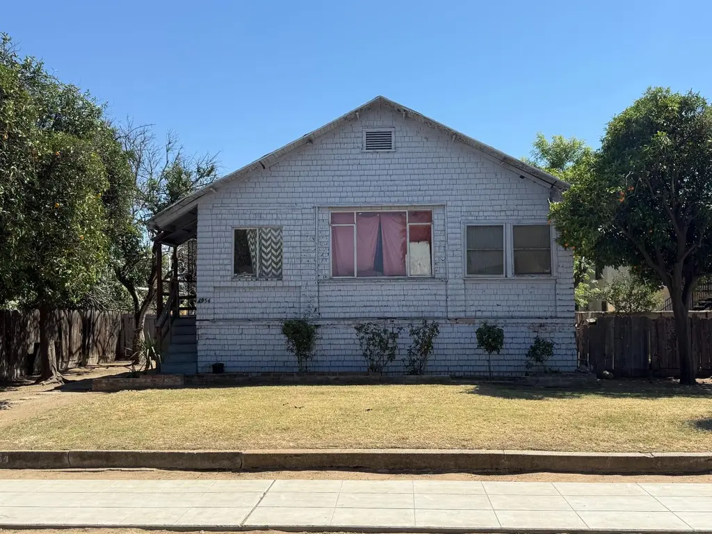 2954 E Illinois Ave