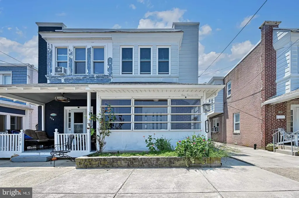 126 N Harvard Ave