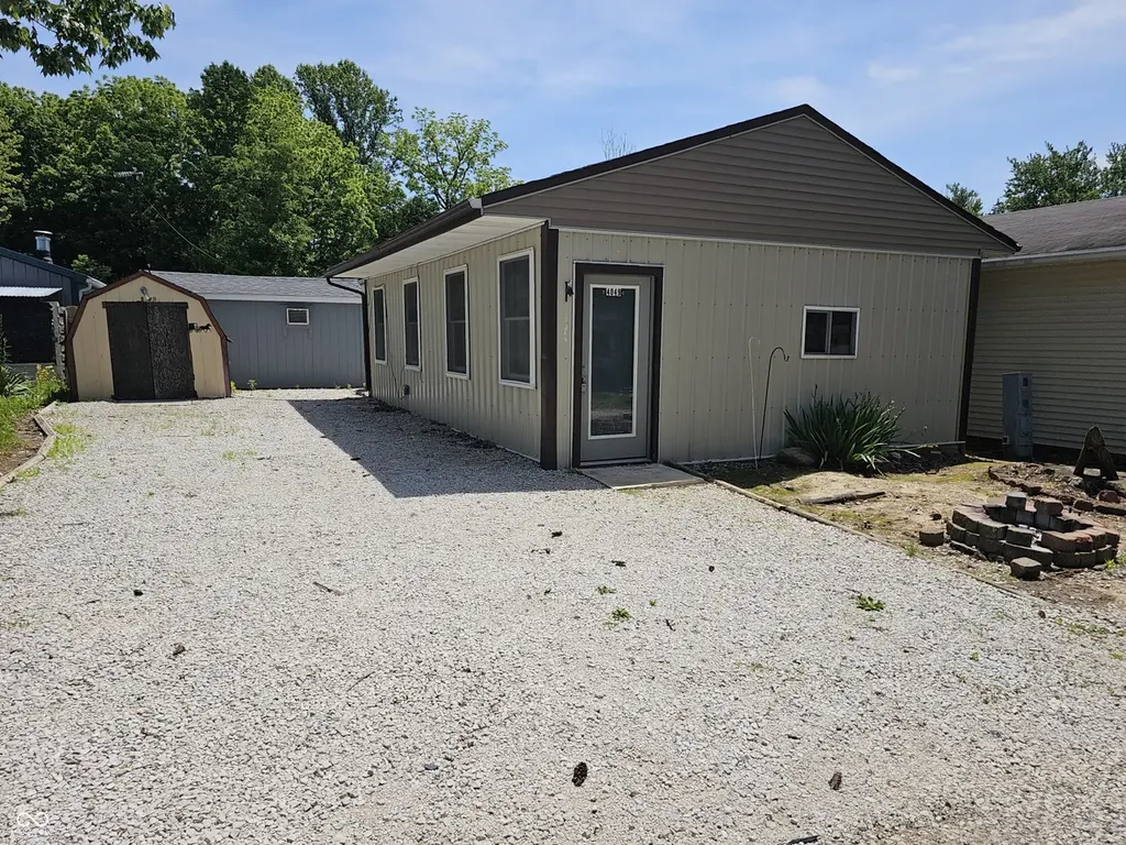 4049 Van Bibber Lake Est