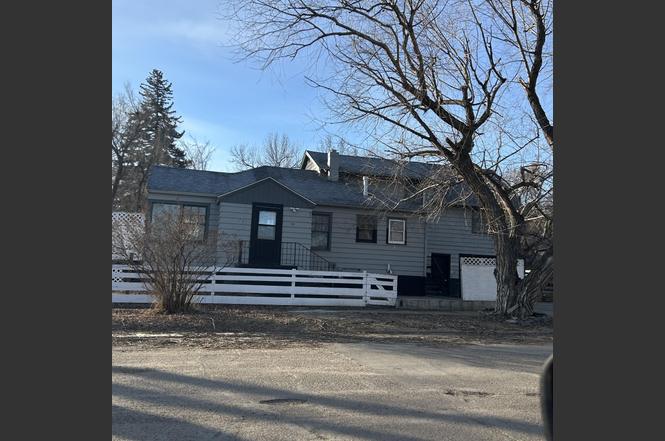 38 6th St