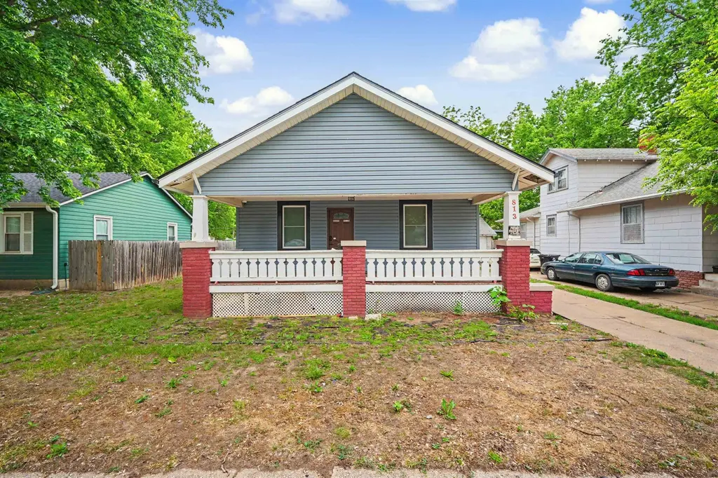 813 W Elm St