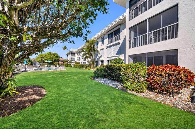 3055 Riviera Dr #102