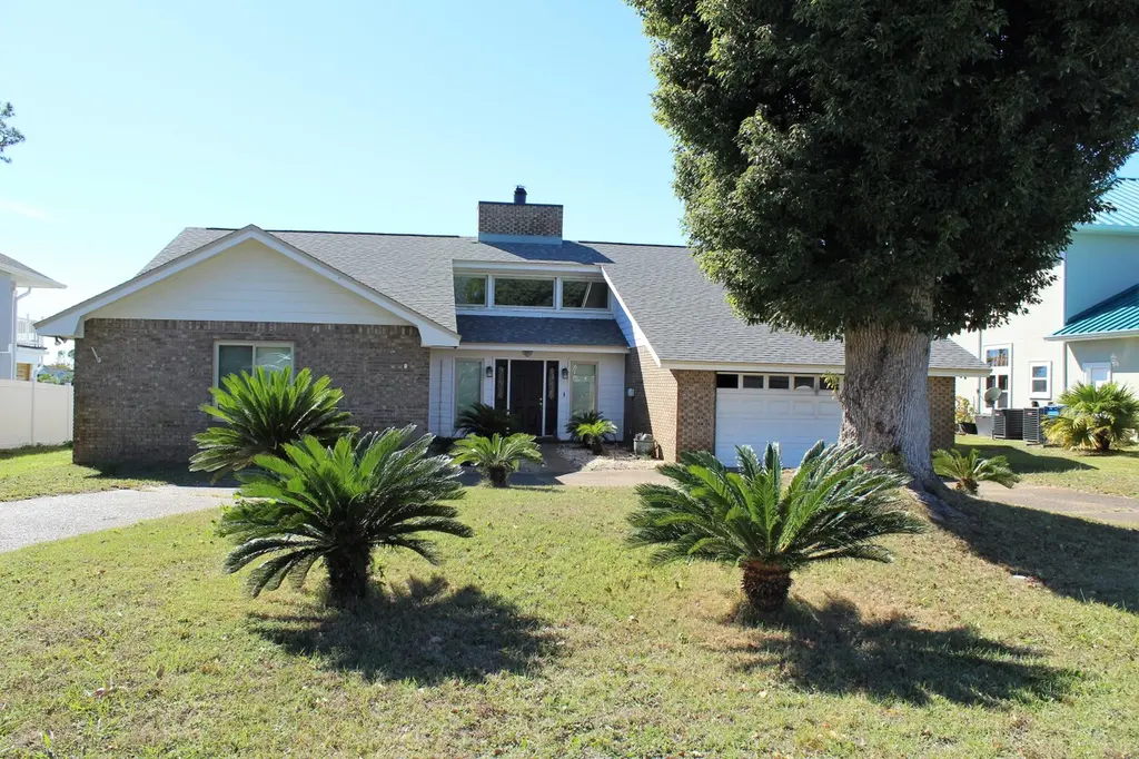 612 Amberjack Dr