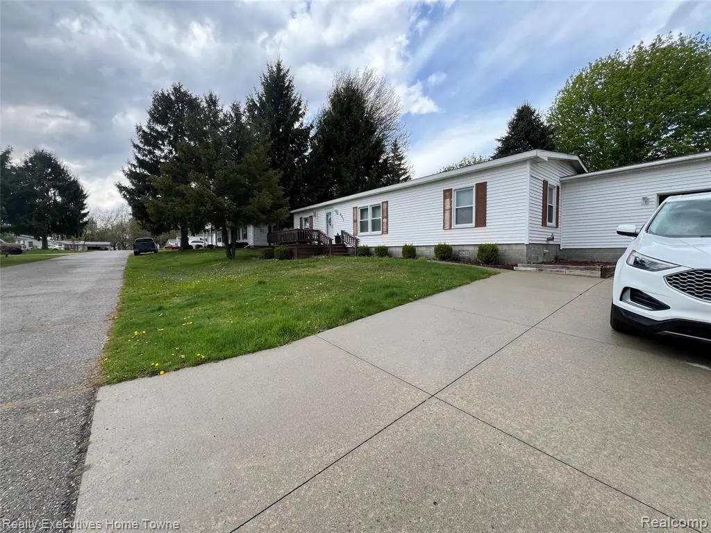 2211 Mark St #69