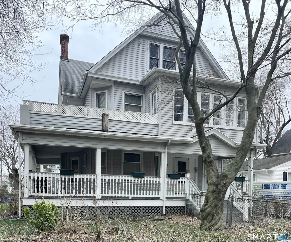 300 Vine St