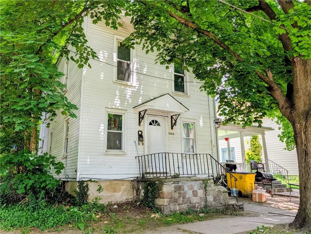 424 W 4th St