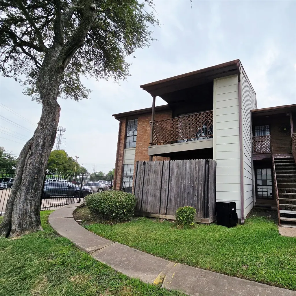 9090 S Braeswood Blvd #74