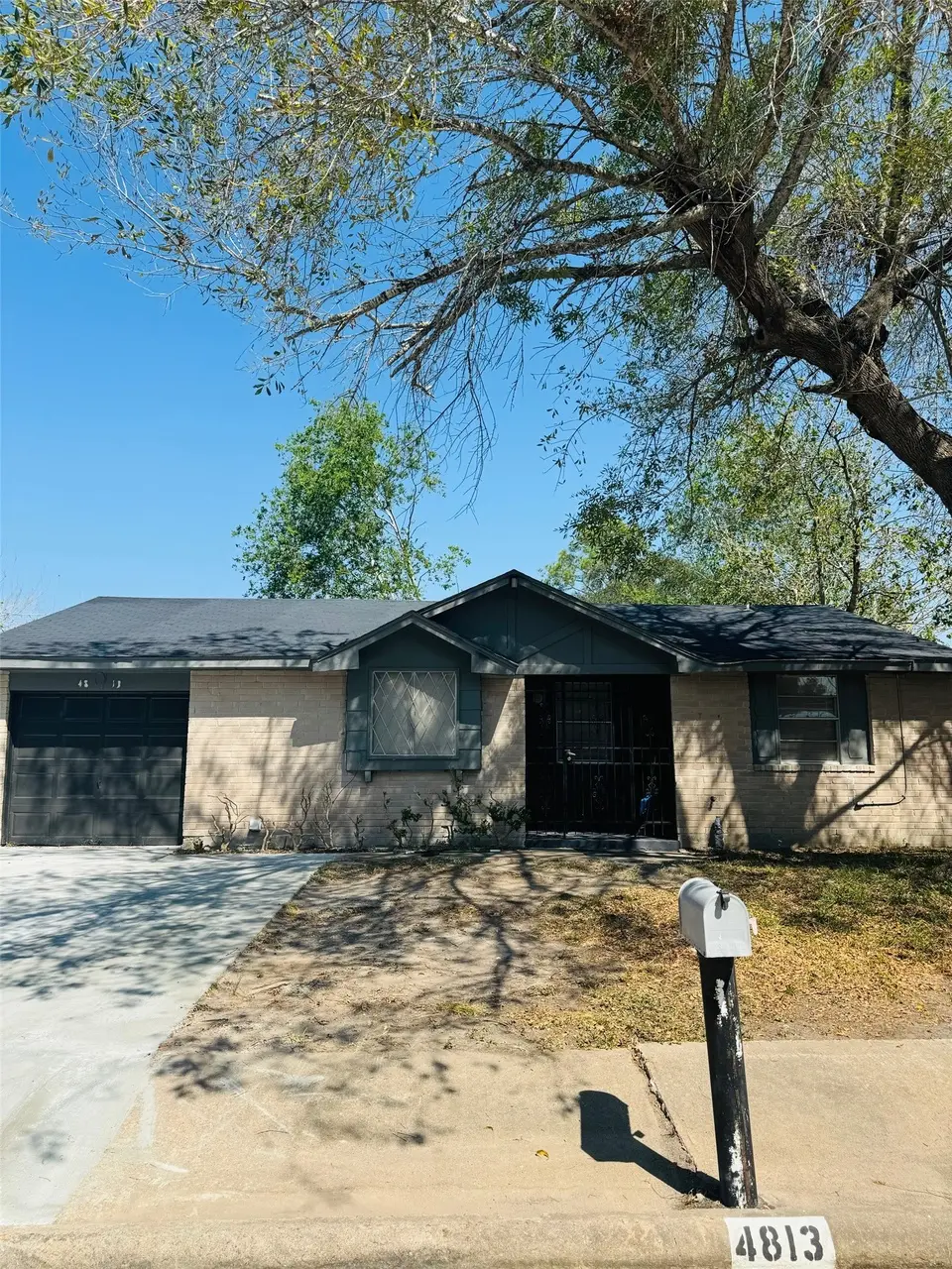 4813 E Ridge Creek Drive Dr