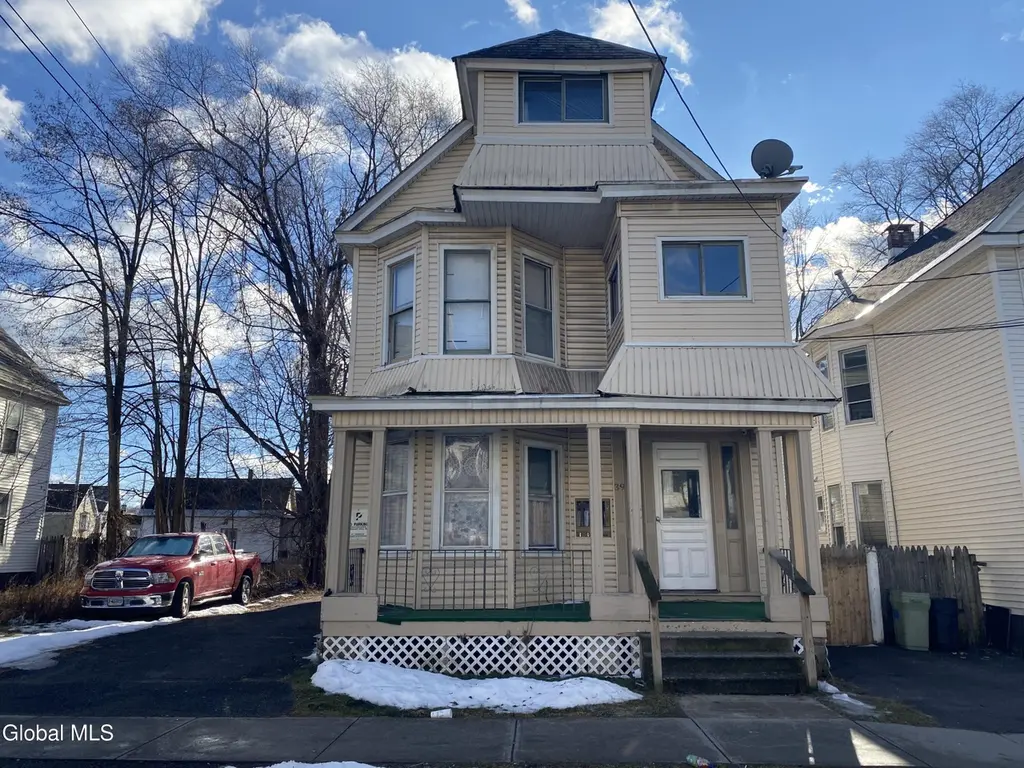 39 Kelton Ave