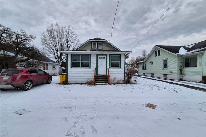 779 Dubois St