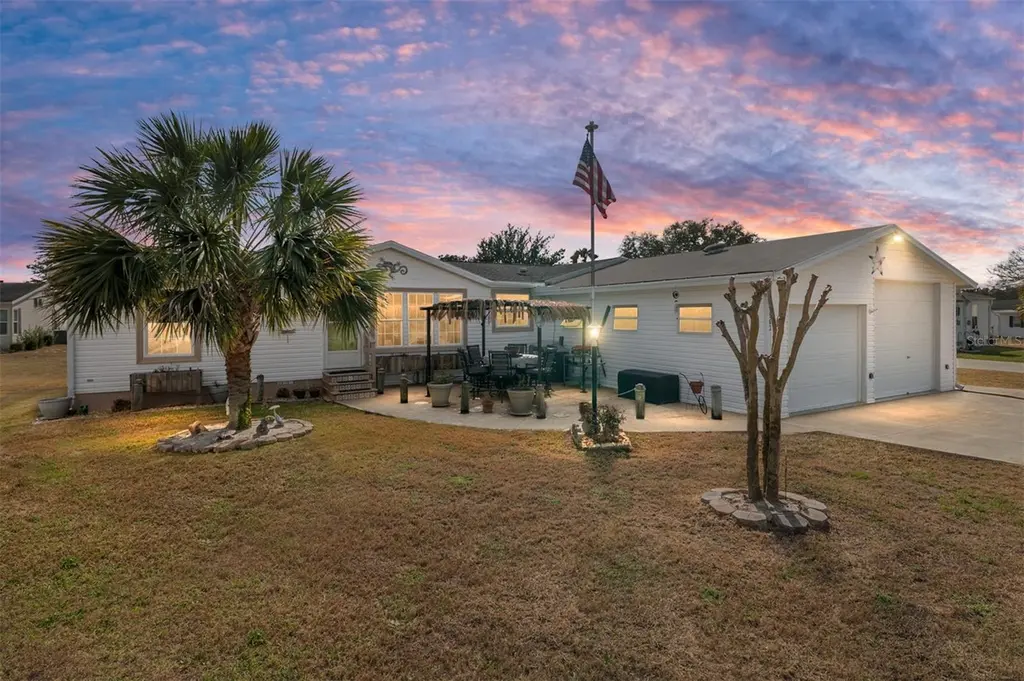 563 SW 78th Ct