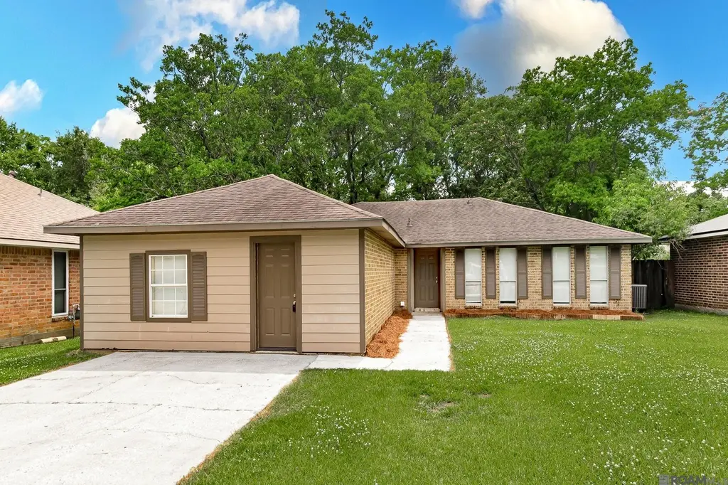 14004 Poydras Ave