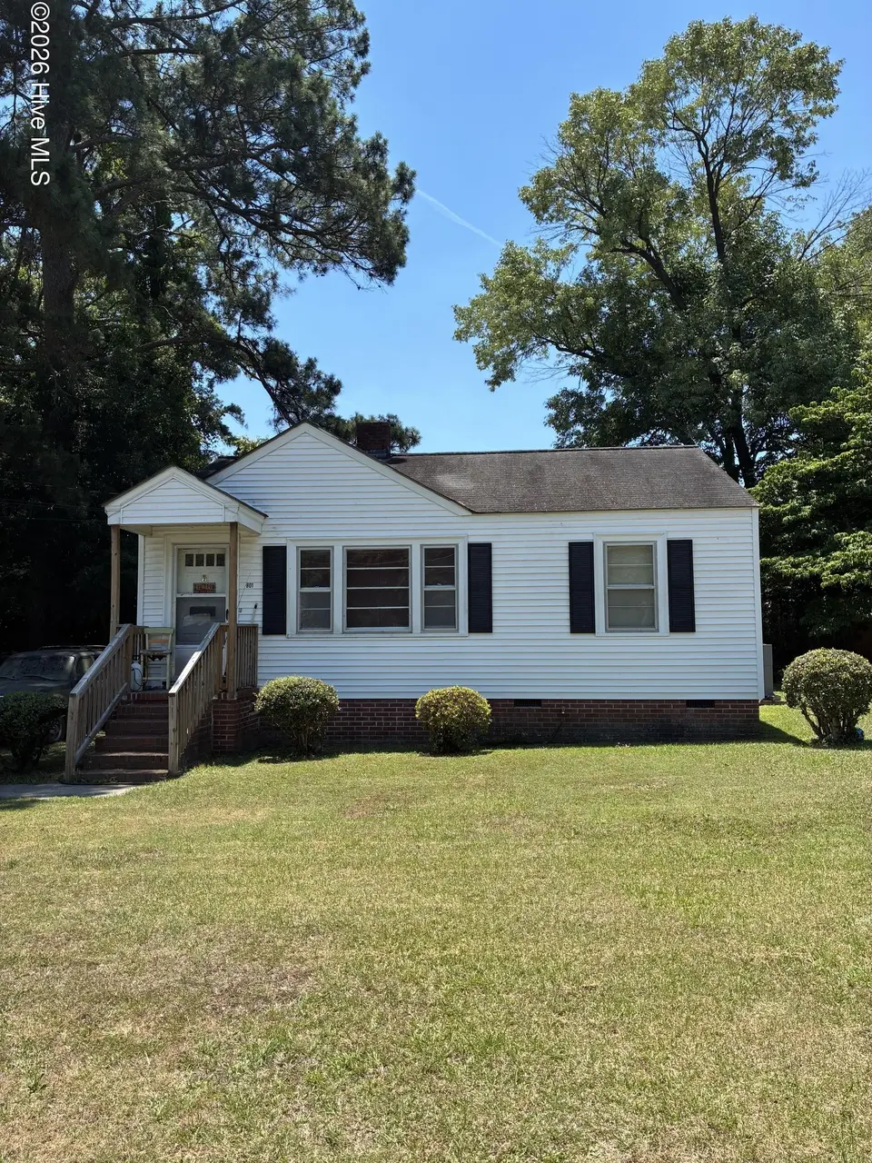 801 Libby St W