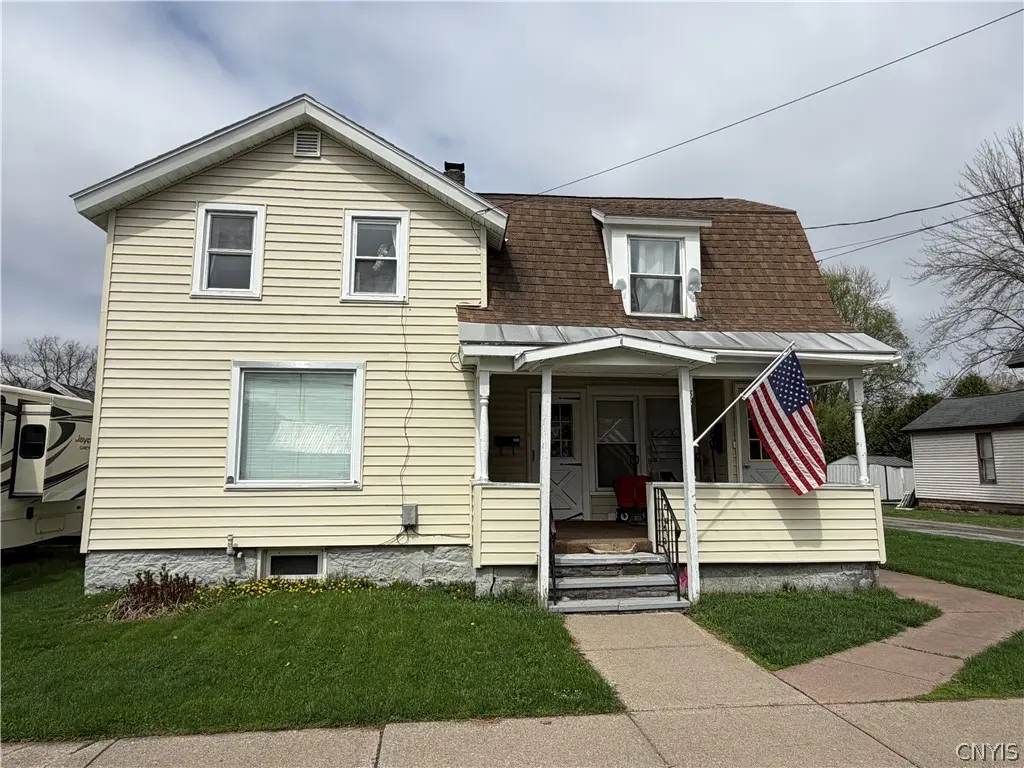108 Lewis St