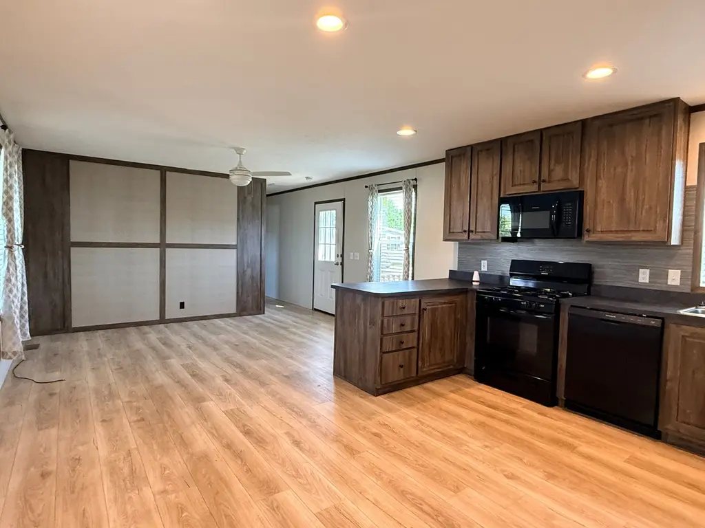 5318 Bart Dr #605