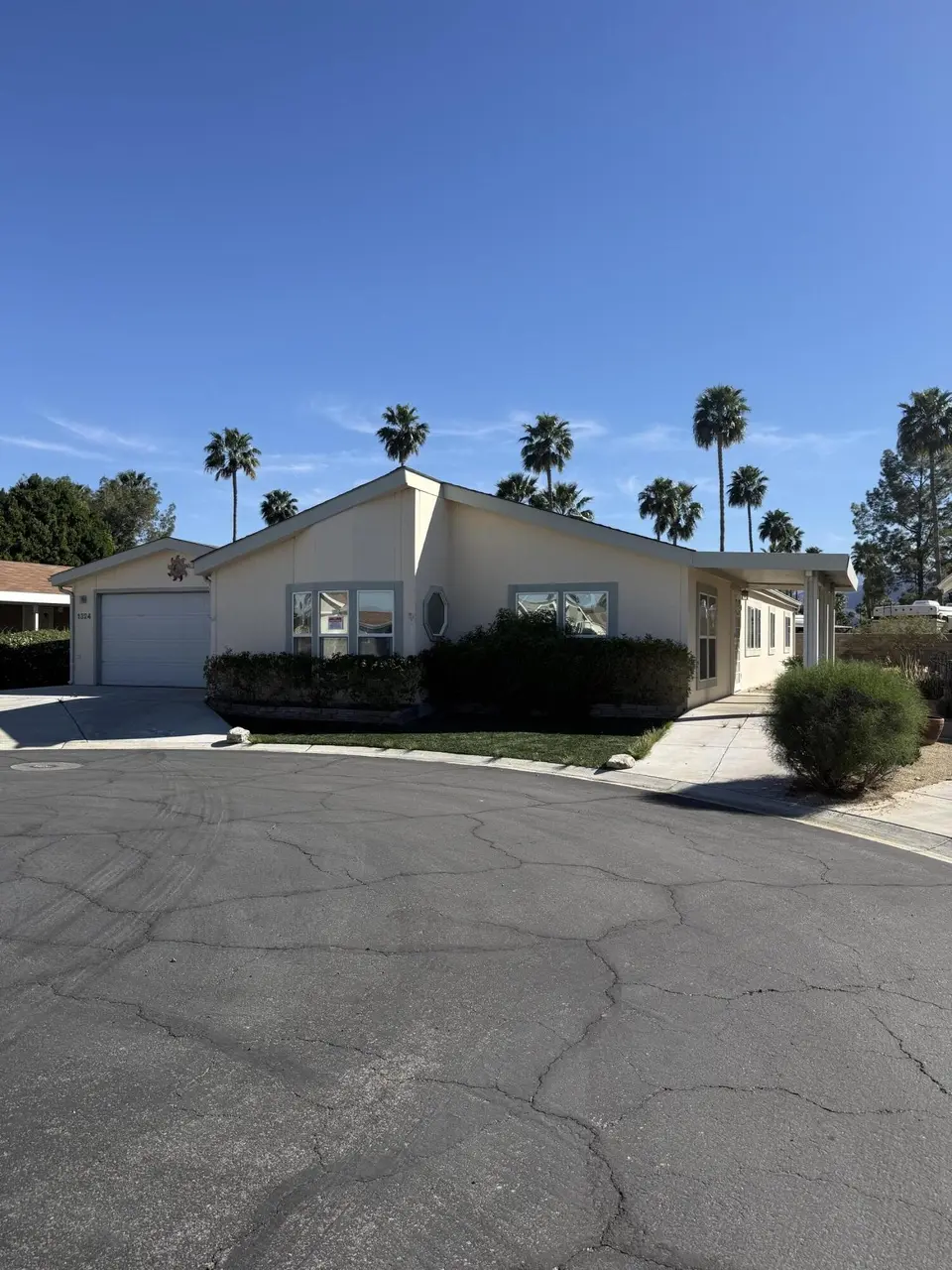 1324 Via Palmera