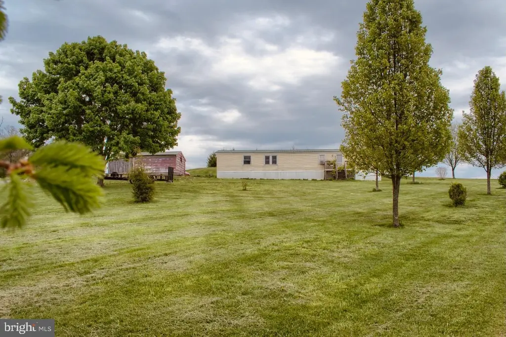 202 Thunderbird Rd