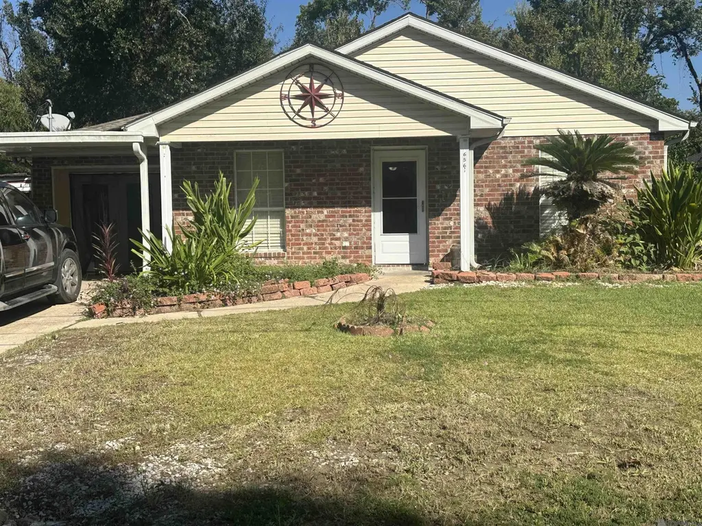 656 Magnolia Ave