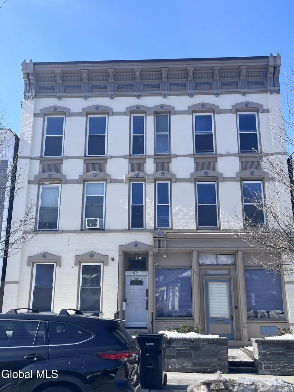 571-573 1st St