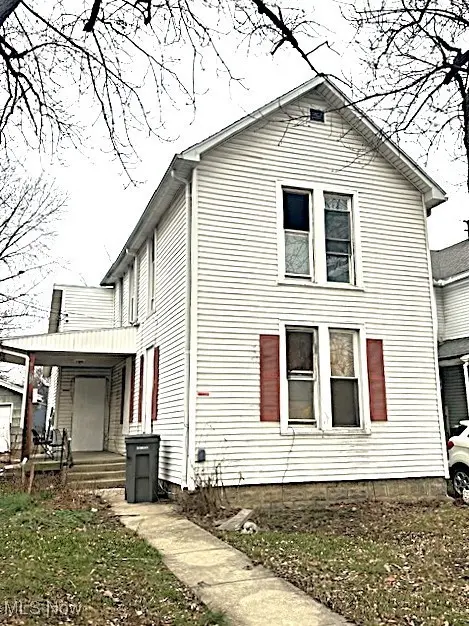 919 N Main St