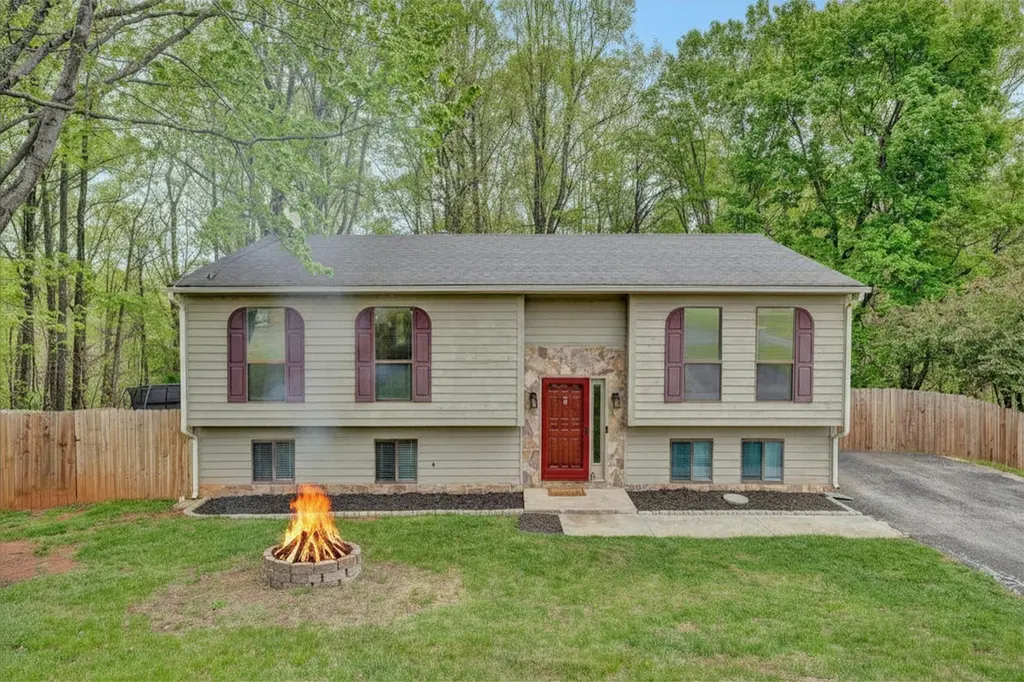 2176 Horn Cir