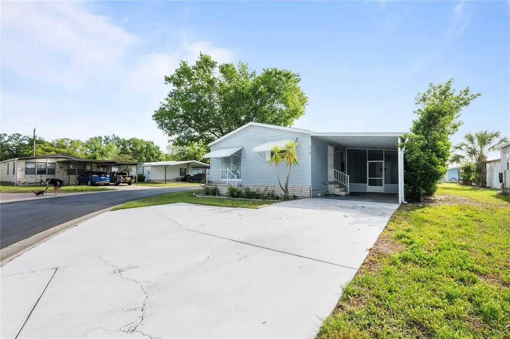 3210 Hickory Dr