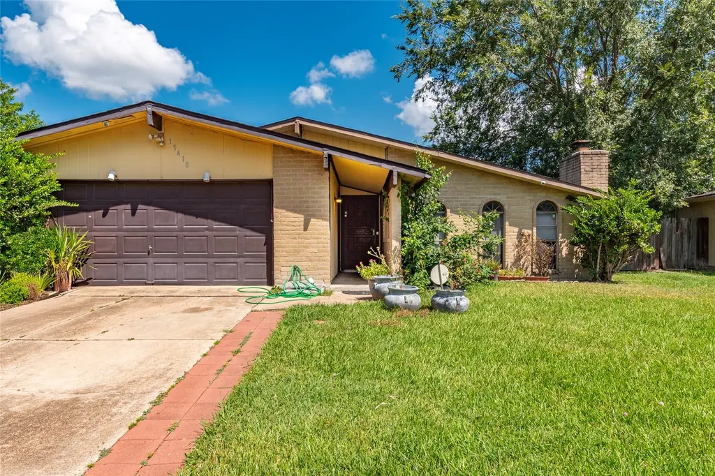 15410 Empanada Dr