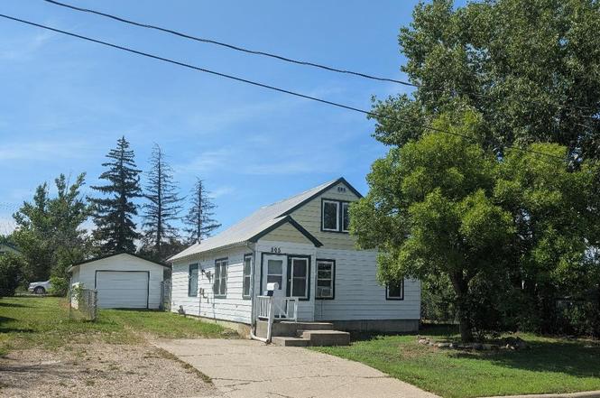 305 8th Ave N