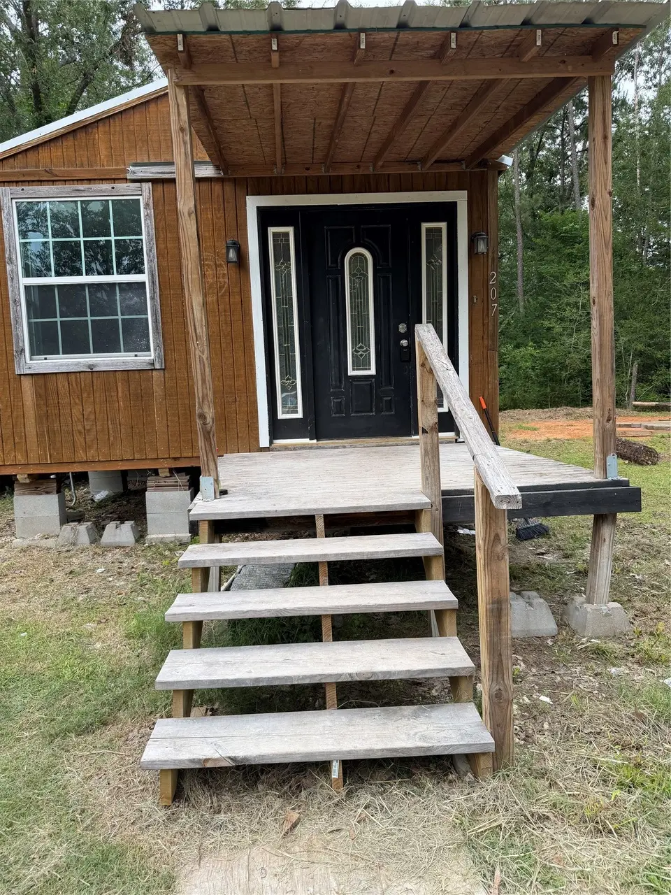 207 Robbie Rd