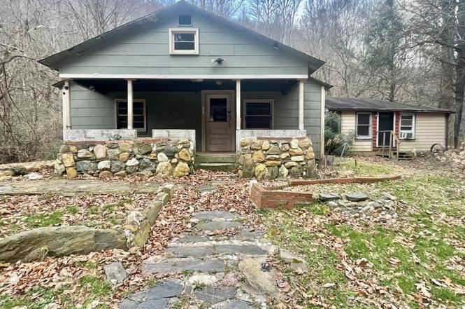 4747 Highway 76 W