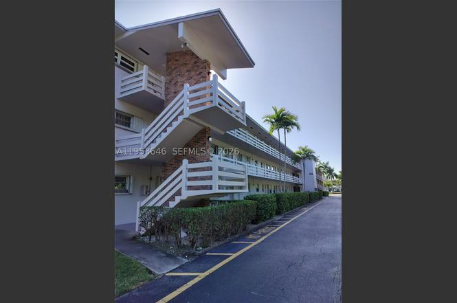 700 Layne Blvd #214