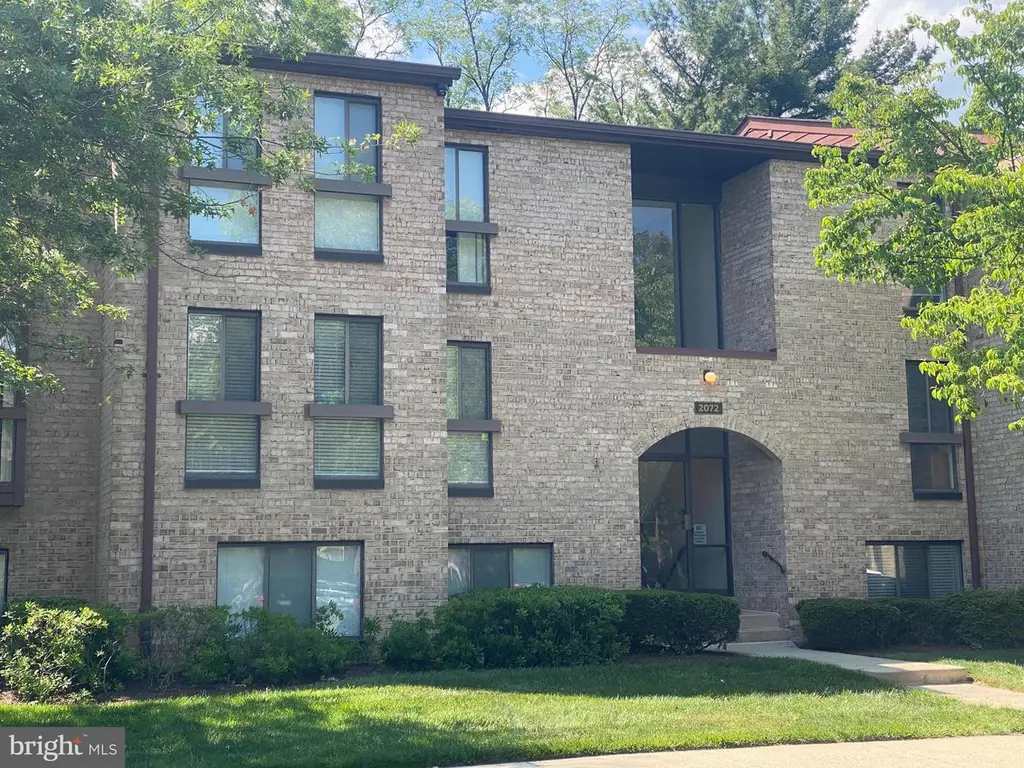 2072 Royal Fern Ct Unit 12B